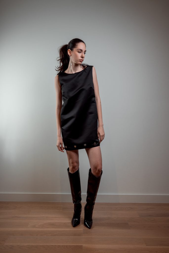 JAGYCH AW 25 ESSENTIALS
BRUTAL REFINEMENT

SATIN MINI DRESS 
CRYSTAL CROSS EARINGS