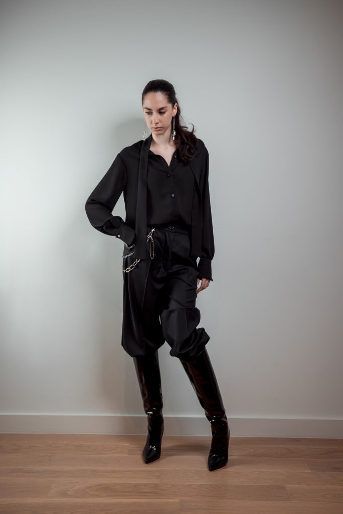 JAGYCH AW 25 ESSENTIALS
BRUTAL REFINEMENT

BYRON SHIRT IN BLACK
CRYSTAL CROSS EARINGS
TROUSERS
CHAIN