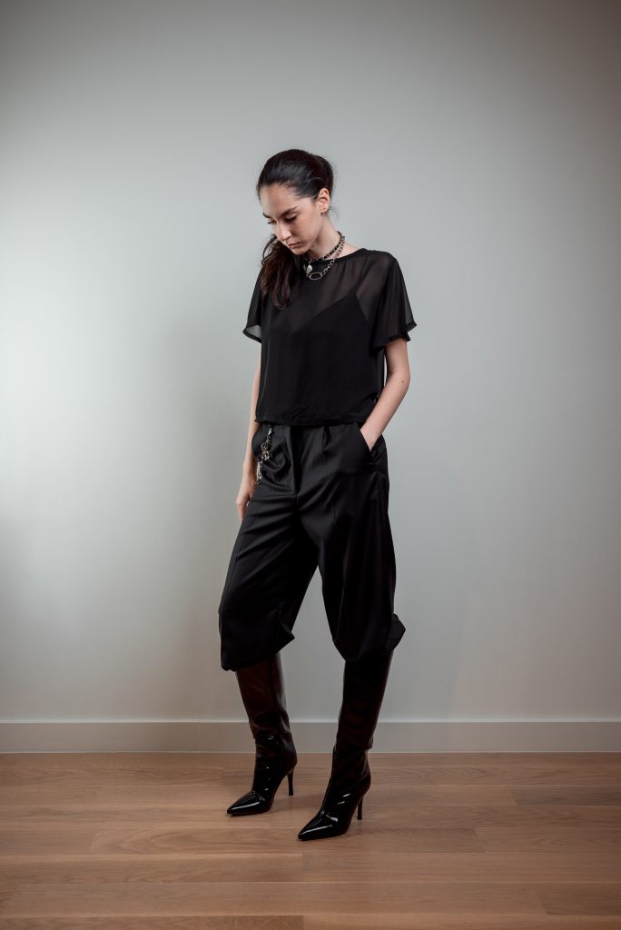 AGYCH AW 25 ESSENTIALS
BRUTAL REFINEMENT

SEE THROUGH BLOUSE
STRAP BLOUSE IN BLACK
NECKLACE
TROUSERS
CHAIN